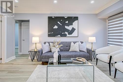 150 Dorset Road, Toronto, ON - Indoor Photo Showing Living Room