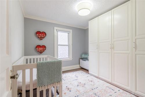 463 Charlton Avenue, Hamilton, ON - Indoor Photo Showing Other Room