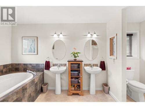 6594 Foothills Road, 100 Mile House, BC - Indoor Photo Showing Bathroom