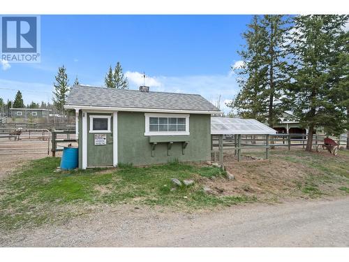 6594 Foothills Road, 100 Mile House, BC - Outdoor