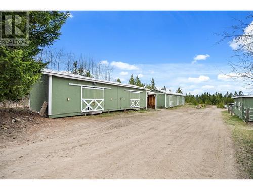 6594 Foothills Road, 100 Mile House, BC - Outdoor