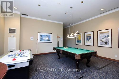 1004 - 1359 Rathburn Road, Mississauga, ON - Indoor Photo Showing Living Room