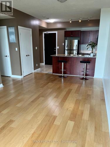 1004 - 1359 Rathburn Road, Mississauga (Rathwood), ON - Indoor Photo Showing Kitchen