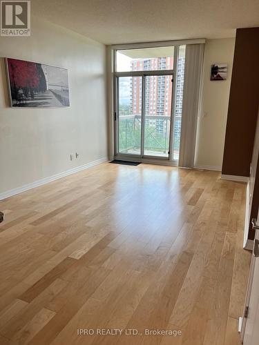 1004 - 1359 Rathburn Road, Mississauga, ON - Indoor Photo Showing Bedroom