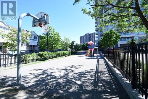 1004 - 1359 Rathburn Road, Mississauga (Rathwood), ON - Outdoor