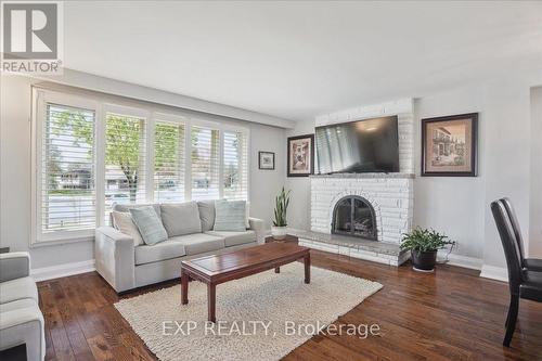 657 Geneva Park, Burlington, ON - Indoor Photo Showing Living Room With Fireplace