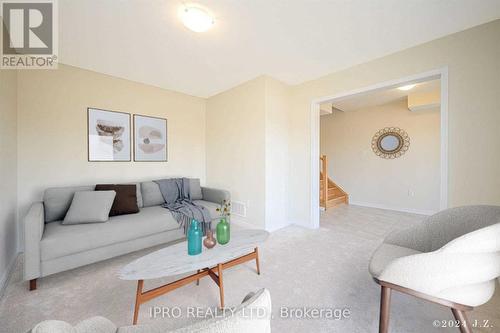 22 Utter Place, Hamilton, ON - Indoor Photo Showing Living Room