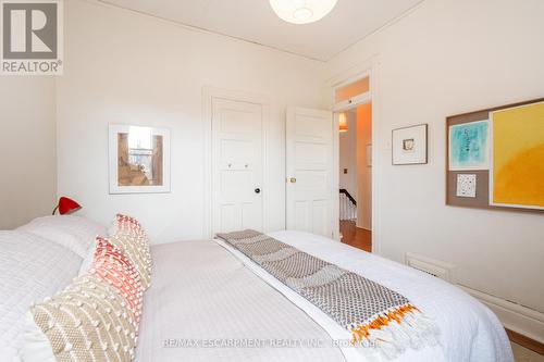 143 Wentworth Street N, Hamilton, ON - Indoor Photo Showing Bedroom