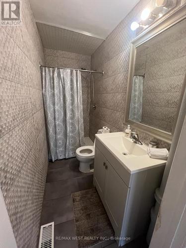 1690 Marentette Avenue, Windsor, ON - Indoor Photo Showing Bathroom