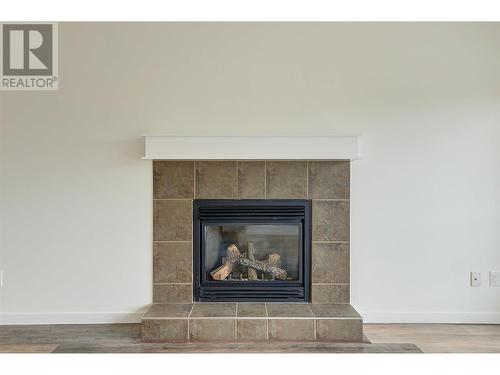 2524 Rhinestone Road, West Kelowna, BC - Indoor Photo Showing Living Room With Fireplace