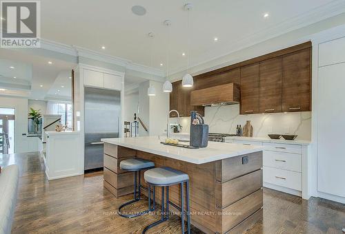 100 Parklea Drive, Toronto, ON - Indoor Photo Showing Kitchen With Upgraded Kitchen