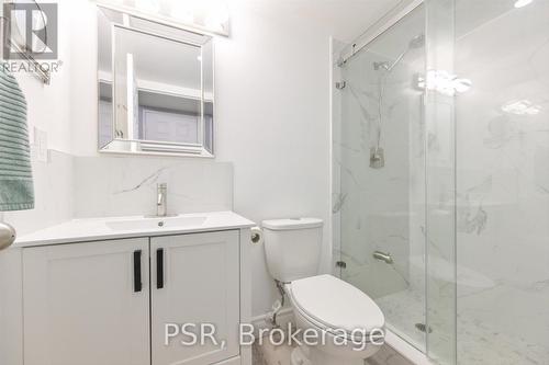 1402 - 280 Simcoe Street, Toronto, ON - Indoor Photo Showing Bathroom