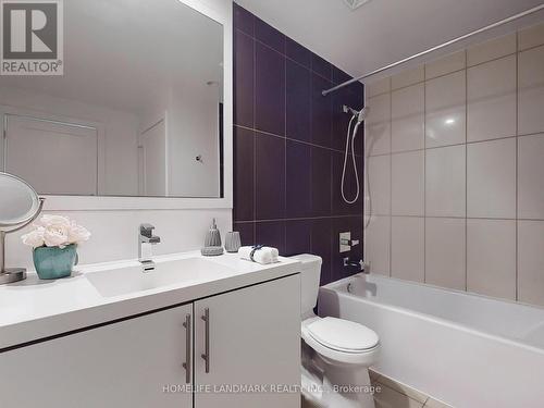2307 - 2 Anndale Drive, Toronto, ON - Indoor Photo Showing Bathroom