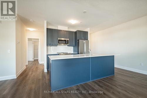 305 - 5917 Main Street, Whitchurch-Stouffville, ON - Indoor Photo Showing Kitchen With Upgraded Kitchen