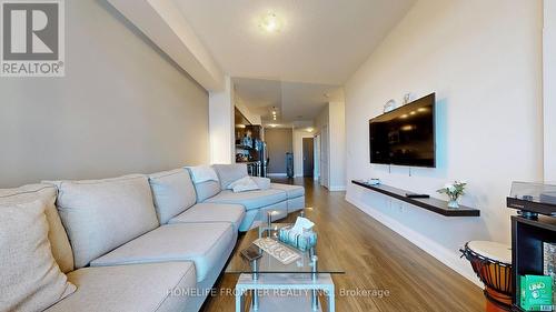 806 - 7171 Yonge Street, Markham, ON - Indoor Photo Showing Living Room