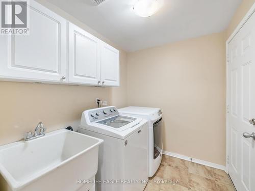 34 Kalmar Crescent, Richmond Hill, ON - Indoor Photo Showing Laundry Room