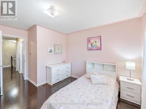34 Kalmar Crescent, Richmond Hill, ON - Indoor Photo Showing Bedroom