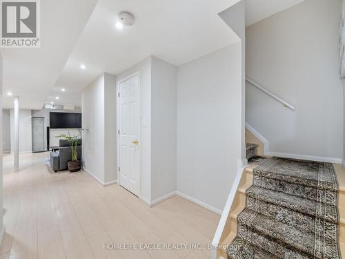 34 Kalmar Crescent, Richmond Hill, ON - Indoor Photo Showing Other Room