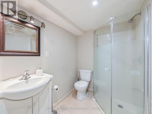 34 Kalmar Crescent, Richmond Hill, ON - Indoor Photo Showing Bathroom