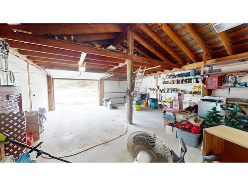 1075 King Street, Cranbrook, BC - Indoor Photo Showing Garage