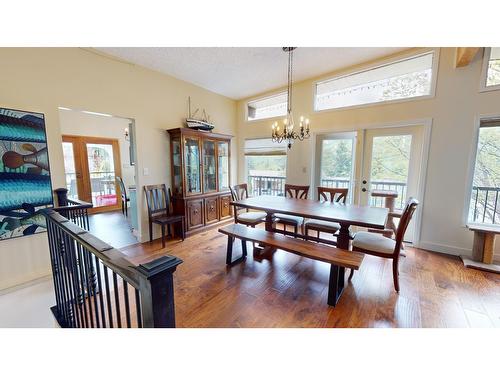 918 7Th Street, Montrose, BC - Indoor Photo Showing Dining Room