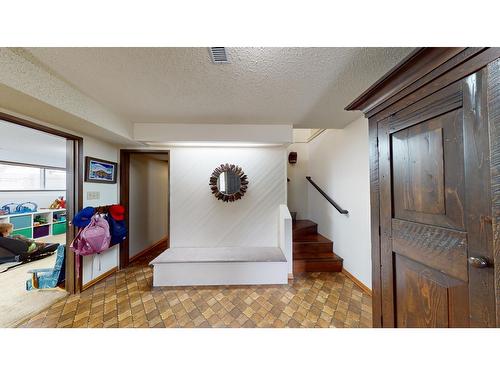 918 7Th Street, Montrose, BC - Indoor Photo Showing Other Room