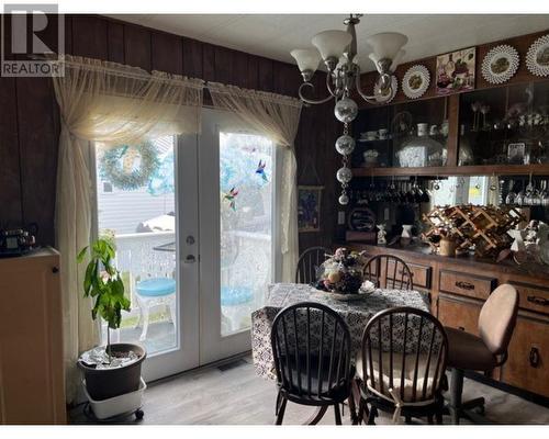 1620 Cariboo  97 Highway Unit# 12, Clinton, BC - Indoor Photo Showing Dining Room