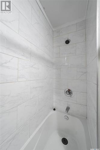 2464 Wallace Street, Regina, SK - Indoor Photo Showing Bathroom