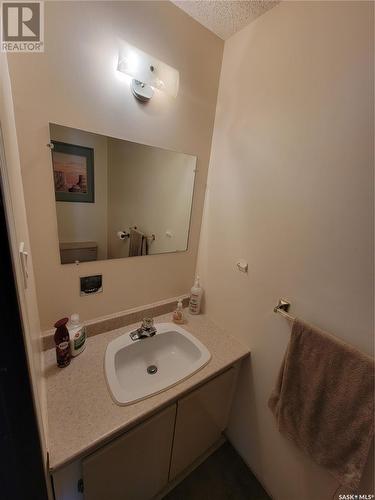 343 La Ronge Road, Saskatoon, SK - Indoor Photo Showing Bathroom
