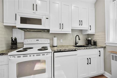 gleaming stove & cabinets - 1253 Main Street W|Unit #6, Hamilton, ON - Indoor Photo Showing Kitchen