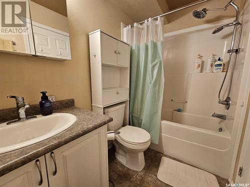 103 700 Battleford Trail W, Swift Current, SK - Indoor Photo Showing Bathroom