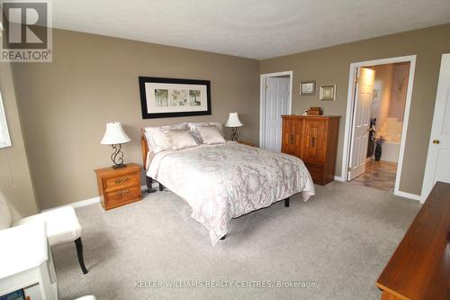 265 4Th Street Crescent, Hanover, ON - Indoor Photo Showing Bedroom