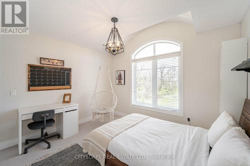 140 Robertson Road E, Hamilton, ON - Indoor Photo Showing Bedroom