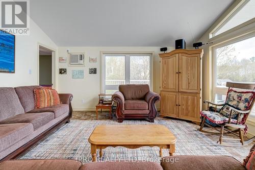 319 Fire Route 4, North Kawartha, ON - Indoor Photo Showing Living Room