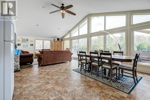 319 Fire Route 4, North Kawartha, ON - Indoor Photo Showing Dining Room