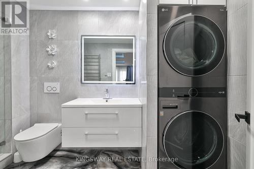 4277 Torino Crescent, Mississauga, ON - Indoor Photo Showing Laundry Room