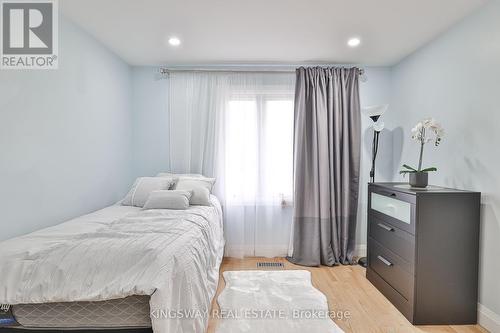 4277 Torino Crescent, Mississauga, ON - Indoor Photo Showing Bedroom