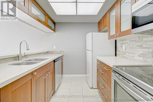 1514 - 101 Subway Crescent, Toronto, ON - Indoor Photo Showing Kitchen With Double Sink