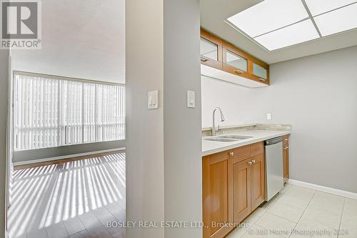 1514 - 101 Subway Crescent, Toronto, ON - Indoor Photo Showing Kitchen With Double Sink