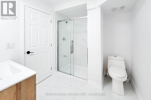 184 Beach Boulevard, Hamilton, ON - Indoor Photo Showing Bathroom