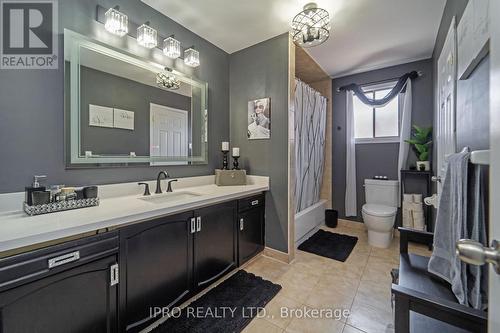 166 Merrilee Crescent, Hamilton, ON - Indoor Photo Showing Bathroom