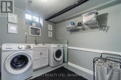 166 Merrilee Crescent, Hamilton, ON - Indoor Photo Showing Laundry Room