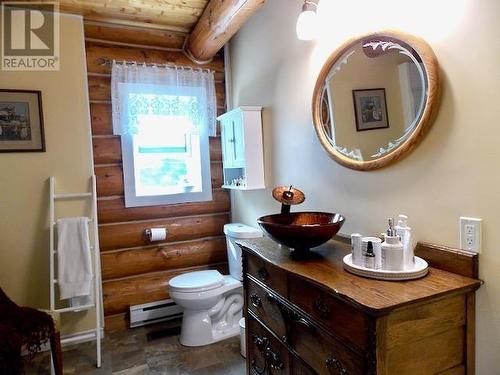 1432 Flett Road, Williams Lake, BC - Indoor Photo Showing Bathroom