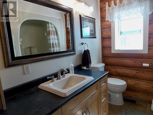 1432 Flett Road, Williams Lake, BC - Indoor Photo Showing Bathroom