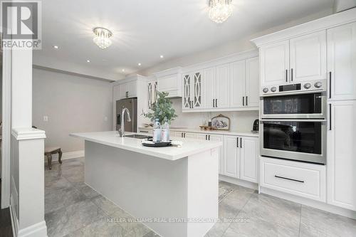 46 Millhouse Mews, Brampton, ON - Indoor Photo Showing Kitchen With Upgraded Kitchen