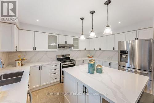 545 Binns Avenue, Newmarket, ON - Indoor Photo Showing Kitchen With Stainless Steel Kitchen With Double Sink With Upgraded Kitchen