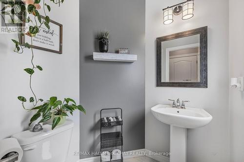 118 Hutchinson Drive, New Tecumseth, ON - Indoor Photo Showing Bathroom