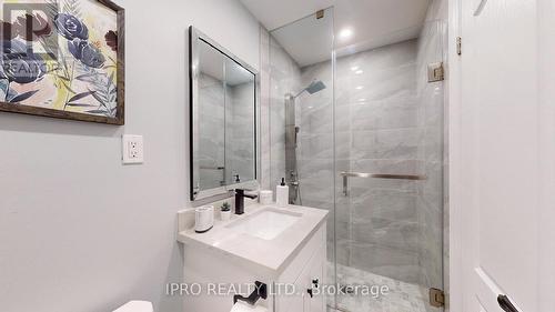 131 Milestone Crescent, Aurora, ON - Indoor Photo Showing Bathroom