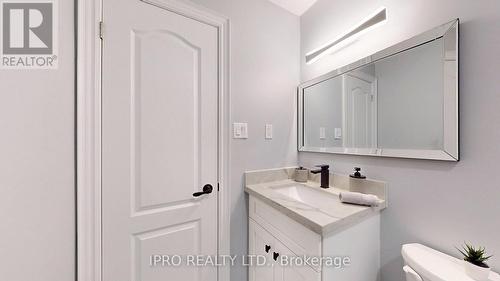 131 Milestone Crescent, Aurora, ON - Indoor Photo Showing Bathroom