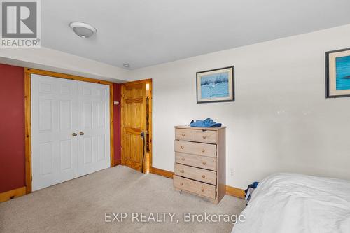 145 Spruce Street, Collingwood, ON - Indoor Photo Showing Bedroom